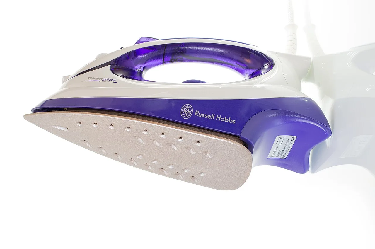 Plancha Hamilton Beach de vapor 1400W suela de antiadherente